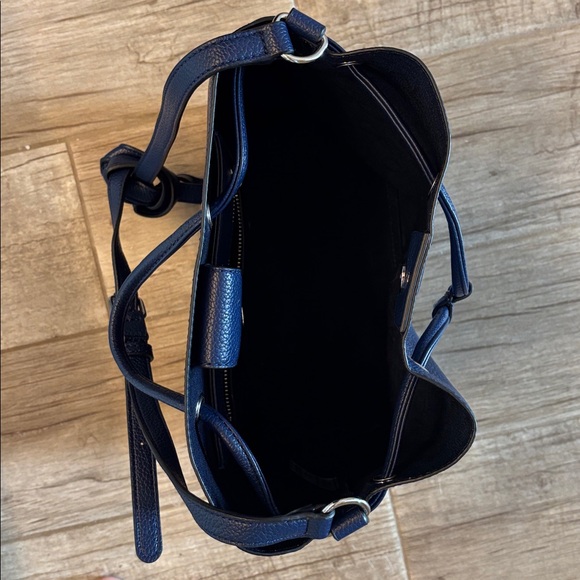 Calvin Klein Women's Gabrianna Novelty Bucket Shoulder Bag - Picture 3 of 4